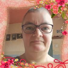 Would love to be in contact with Sue Potter, and her 2 children Sara and  Oliver Potter! The last address was Royston, Herts, but believe they moved  back to Yorkshire with her