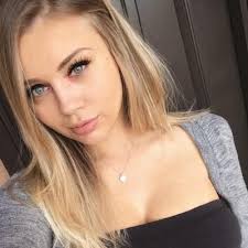 Selena Harp's Instagram, Twitter & Facebook