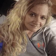 Tina Harter's Instagram, Twitter & Facebook