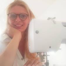 Hello everyone! I'm Kiria, I'm a seamstress, I work with clothing repairs  and fixes (shortening hems, adjusting, sewing, replacing buttons, changing  zippers...) and textiles in general, I'll be happy to help you