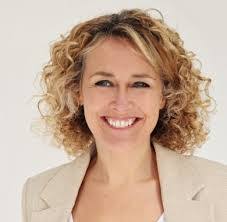 Kim Fenn's Instagram, Twitter & Facebook