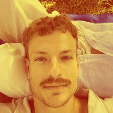 Tadzik en Apple Music