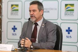 According to the denouncement of the rio mp, lessa would have shot at the victims, and elcio was the one who drove the silver cobalt used in the ambush. Governo Exonera Elcio Franco Do Cargo De Secretario Executivo Da Saude A Critica De Campo Grande Mobile