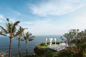 10 Breathtaking Cliff Top Wedding Venues In Bali Blog Onethreeonefour Rustic Chic Wedding Bali Wedding Wedding Venues