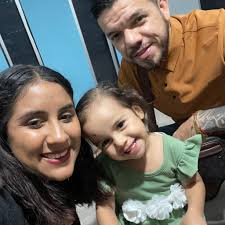 Disfruta el delicioso sabor de Latte Creme de Marinela en cada mordida.