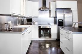 ديكورات مطابخ بيضاء