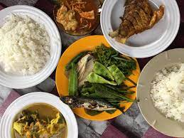 Budu is a dipping sauce popular in east malaysia (terengganu and kelantan) and in anyone else like budu?? 6 Kedai Makan Nasi Ulam Di Kelantan Best Lazat Saji My