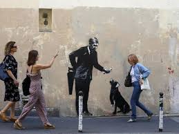 He keeps his identity a secret. Das Phantom Wer Ist Banksy News Nordbayerischer Kurier
