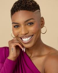 Stay encouraged beloved, God already figured out what you can't 💜 📸:  @jasongaskins 💄: @briancatheemua 👗: @shopprettypieces 🧴:  @foreverauraskincare 🏋🏾‍♀️: @coachjohnson_mv8 💈: @theemochahontas 🪮:  @designessentials #professionalmodel ...