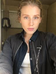 Tout le monde sous-estime Laura dans ce fil de discussion ! 😍😍 :  r/thewalkingdead