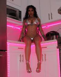 India love 💚🟢🟩 : rHipHopGoneWild