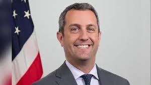 Alvin Armour's Instagram, Twitter & Facebook