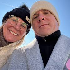 Can someone recommend a gas engineer, we have no hot water or heating,  flashing