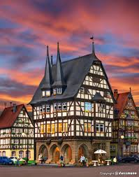 Die nächsten größeren städte sind bad hersfeld, etwa 39 km im osten, fulda, ungefähr 44 km im südosten, gießen, zirka 52 km im westen und marburg, etwa 43 km im nordwesten gelegen. H0 Rathaus Alsfeld Stadt Gebaude Spur H0 Sortiment Viessmann Modelltechnik Gmbh