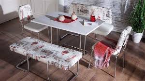 Orta bölümlerinde açılır kapanır yapıda olan ek parçalar aracılığıyla uzunluğu arttırılabilen kitabeli i̇stikbal yemek masaları, normal zamanlarda temel ölçülerinde bırakılarak kullanılabilen masalar. Mutfak Masa Sandalye Icin 21 Fikir Sandalye Mutfak Masa