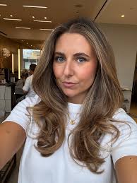 Life lately 🍂🫶 1-4 Saturday mornings are for runs & almond croissants 5-9  end of summer staycations with my best friend 10 tennis all year round  11-12 autumn hair @danielgalvinldn @annashorthair &