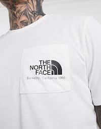 Maybe you would like to learn more about one of these? The North Face Berkeley California T Shirt Mit Tasche In Weiss Asos