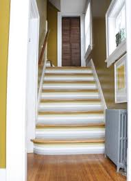 Helle grundfarbe und mit einer bissl dunkleren (zwei bis drei farbschattierungen) farbe akzente setzen. Treppenhaus Streichen Und Renovieren 63 Ideen Und Beispiele Fur Farben