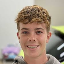 Brandon Carra's Instagram, Twitter & Facebook