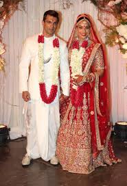 Newlyweds Bipasha Basu Karan Singh Grover S Wedding Pics Dino Morea Madhavan Rocky S Are Specia Bollywood Wedding Dresses To Wear To A Wedding Bipasha Basu