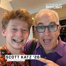 On Thursday, our Snow Family Grand Atrium was filled with conversations  about opportunities to work in sport across campus. 🙌⚡️ Dozens of sport  management students connected with athletics staff, student leaders, and