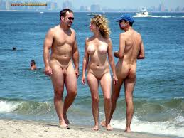 外国人画像】ヌーディストビーチでおまんこもおっぱいも合法的に露出する白人素人エロすぎワロタwww 