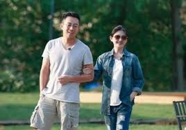 Vợ chồng từ hy viên ăn tối ấm áp cùng vợ chồng vương lực hoành nhân dịp tết nguyên đán. Dvc3dubmlxysxm