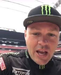 Melissa Leduc's Instagram, Twitter & Facebook