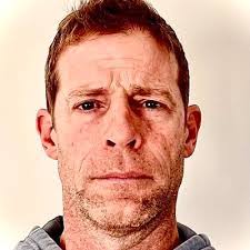 Steven Oneil's Instagram, Twitter & Facebook