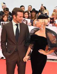 And platonic or not, the unlikely coupling became more than a mere friendship, with gaga and cooper constantly singing each other's praises on the press tour, touching closely, and. Lady Gaga En Couple Avec Bradley Cooper La Rumeur Qui La Devaste Elle