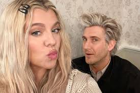 Kimberly Perry Waited 'Maybe a Week' to Tell Husband She Loved Him