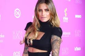 Sophia thomalla sophia thomalla präsentierte eine monochrome kombination aus schwarz und weiß. Sophia Thomalla Verrat Ihre Lieblingsubungen Brigitte De