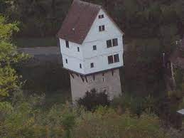 Das haus steht auf einem sicheren fundament, deshalb ist es sicher. Das Haus Auf Felsen Foto Bild Deutschland Europe Bayern Bilder Auf Fotocommunity