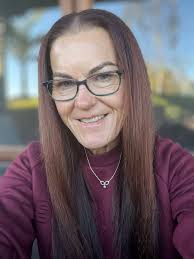 Looking for recommendations that will make my face look like I'm walking  around with a constant Snapchat filter 😂😂 Early/mid 40s skin, DDG  DermInfusions blur and repair cream (love it but not