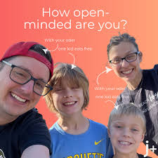 Kids Eat FREE TODAY and Every Sunday at our house AND 🎁 our Holiday bonus  is back! Get a FREE $20 Bonus Gift Card with every $100 in gift  certificates purchased while supplies last!