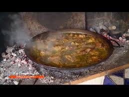 Paella espagnole | recipetin eats. Recette Paella Traditionnelle De Guillaume Les Carnets De Julie Paella A La Carte Youtube