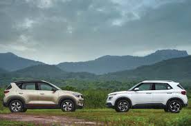 Total interior space measures 113.6 cubic feet. Kia Sonet Vs Hyundai Venue 1 0 Litre Turbo Petrol Comparison Autocar India
