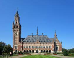 In mod normal, o astfel de mizerie juridica nu are ce cauta in practica internationala. Peace Palace Wikipedia