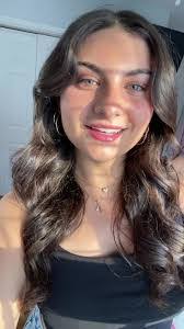 Amber Kershaw's Instagram, Twitter & Facebook