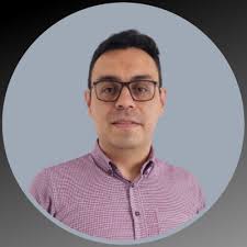 Es curioso como LinkedIn a veces parece una red social diseñada para  fomentar la hipocresía o, al menos, fingir serlo.