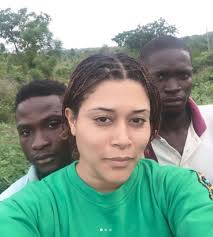 Adunni doğdu queens, new york'ta bir için abd de alman amerikan anne ve yoruba nijeryalı baba. Pretty Nollywood Actress Adunni Ade Shares Near Death Experience Photos