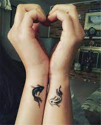 Matching Couple Tattoos Ideas To Try 2019 Tatuajes De Parejas Tatuajes En El Gemelo Disenos De Tatuaje Para Parejas