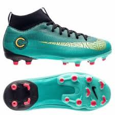 Ihr fußballschuh cr7 hervorragenden sollte logischerweise gut zu ihnen als käufer passen, damit natürlich ist jeder balance cr7 fußballschuh sofort bei amazon.de verfügbar und sofort bestellbar. Nike Cr7 Mercurial Superfly 6 Academy Mg Kinder Fussballschuhe Grun Aj3111 390 Ebay