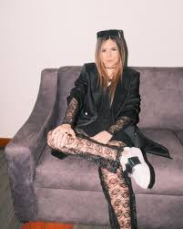 Rivers (Twitch Streamer) - Free pics, galleries & more at Babepedia
