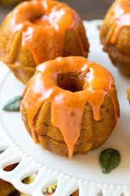 This variation has a rich buttery shortbread taste and texture with a hint of orange flavor. Pumpkin Spice Cake Dinner At The Zoo