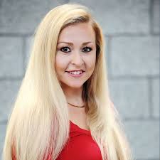 Kendall Henderson's Instagram, Twitter & Facebook