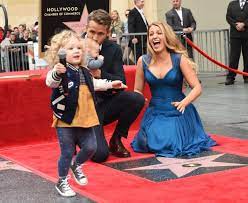 Portman graduated with honors from harvard college in 2003 with an a.b. Promis Die Ihre Kinder Ohne Nanny Grossziehen Kurier At
