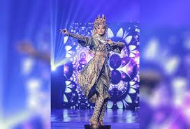 The top 10 best in national costume were leren mae bautista, andrea abesamis, jessarie dumaguing, vickie rushton, resham saeed, samantha mae bernardo, cassandra chan, emma tiglao fans have the power to vote who will win the best in national costume through the bb. In Photos Binibining Pilipinas 2019 Top 10 Best In National Costume Philstar Com
