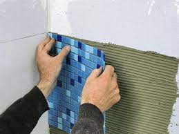 Detlef börner, vorstand des fachverbandes fliesen und naturstein aus koblenz, macht. Mosaikfliesen Im Bad Verlegen Ratgeber Bauhaus