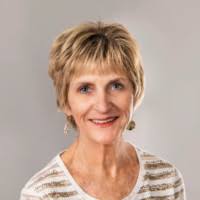 Anne Kenneth's Instagram, Twitter & Facebook